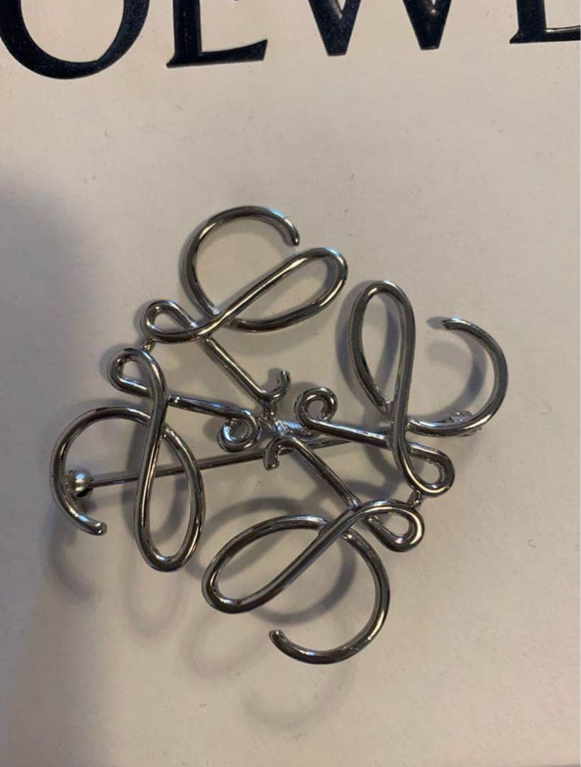 【美品】ロエベ アナグラム　ブローチ