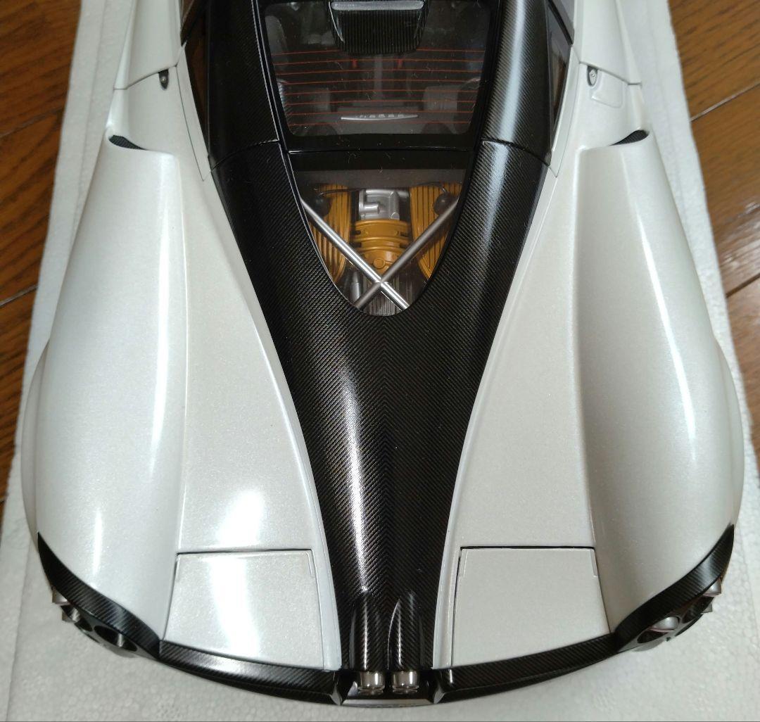 34　オートアート　AUTOart　1/12　パガーニ　ウアイラ