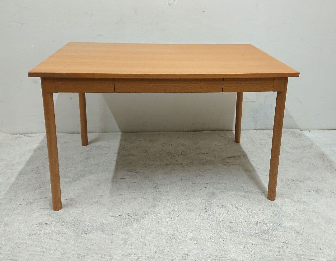 IDEE イデー STILT スティルト ダイニングテーブル