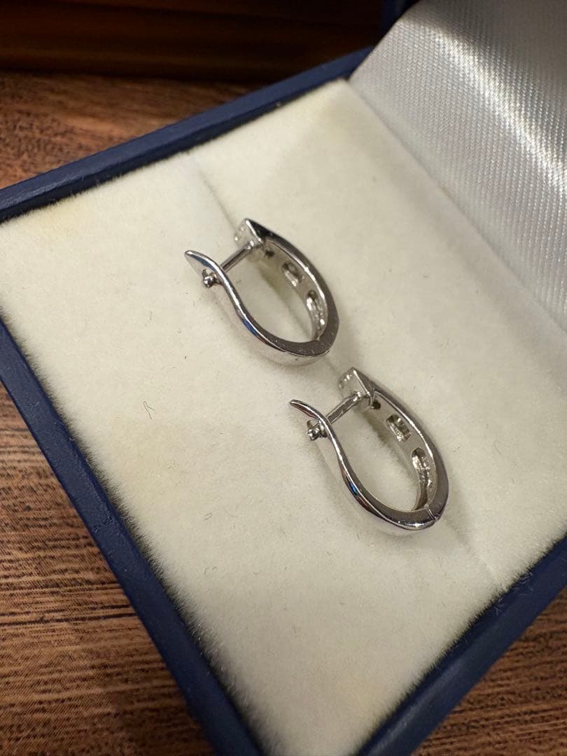 ジュエリーツツミ　K14ホワイトゴールド　ダイヤモンド　ピアス