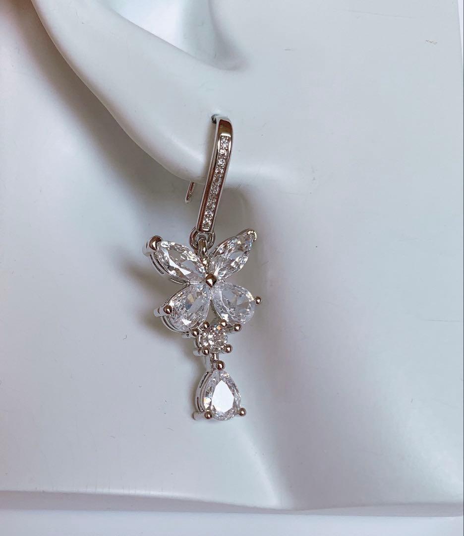 WG ダイヤ リボン ピアス