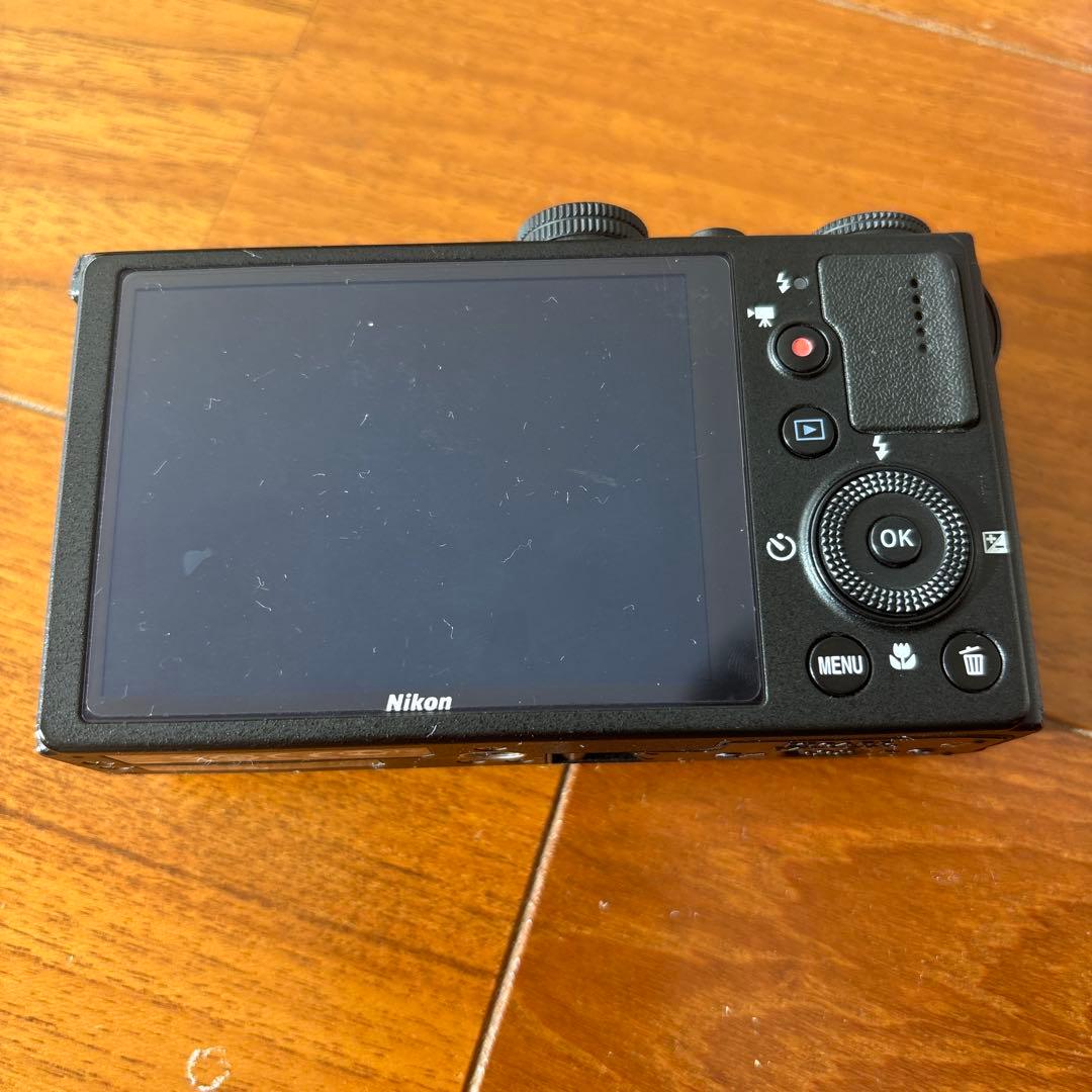 デジタルカメラ Nikon Coolpix P330