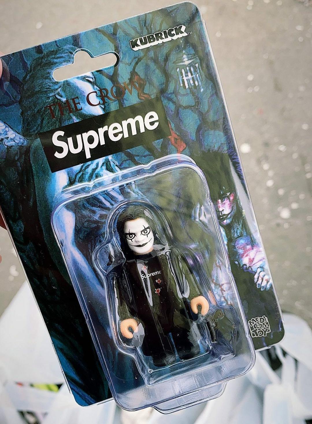 【未使用新品】Supreme The Crow Kubrick 100%