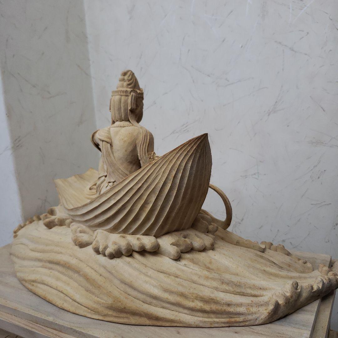 Ｂフライデー　蔵出し特価　希少仏像　上彫り★楠材 一葉観音菩薩坐像★台付