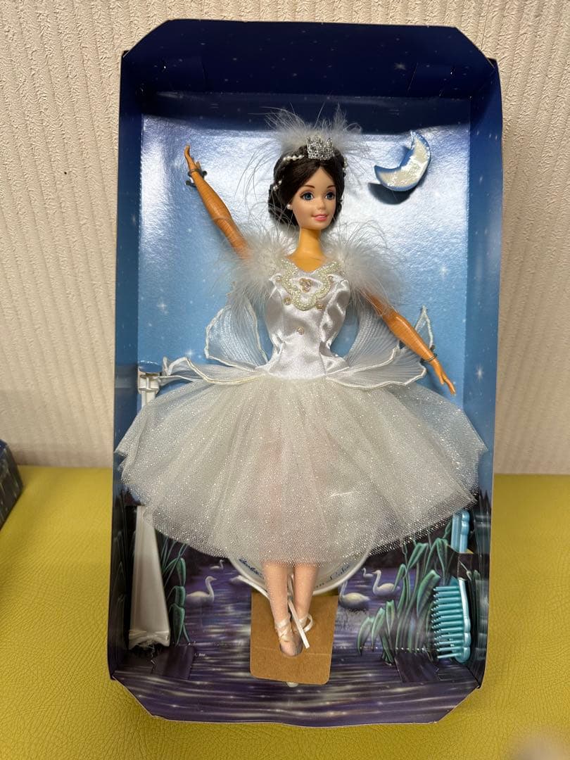 バービー　スワン　クイーン　Barbie swan lark