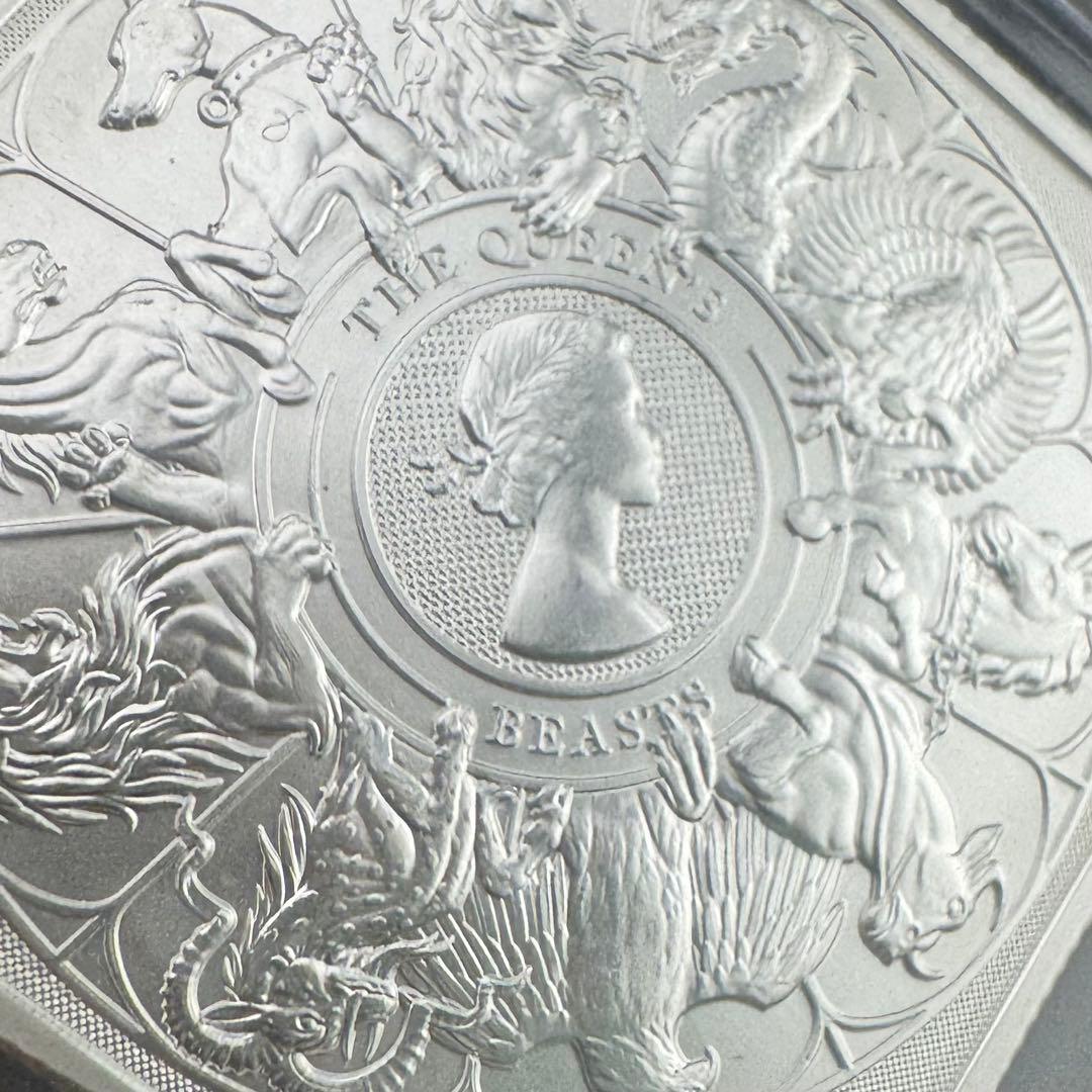 銀貨 英国 ロイヤルミント クイーンズビーストコンプリーター 四角型 1オンス