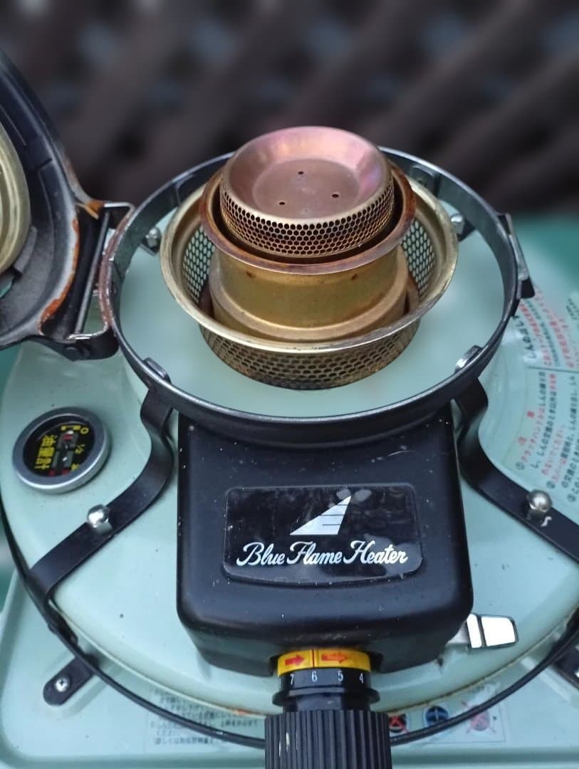 アラジンストーブ メンテナンス済。純正品芯交換済。取説付、ブラック耐熱塗装。