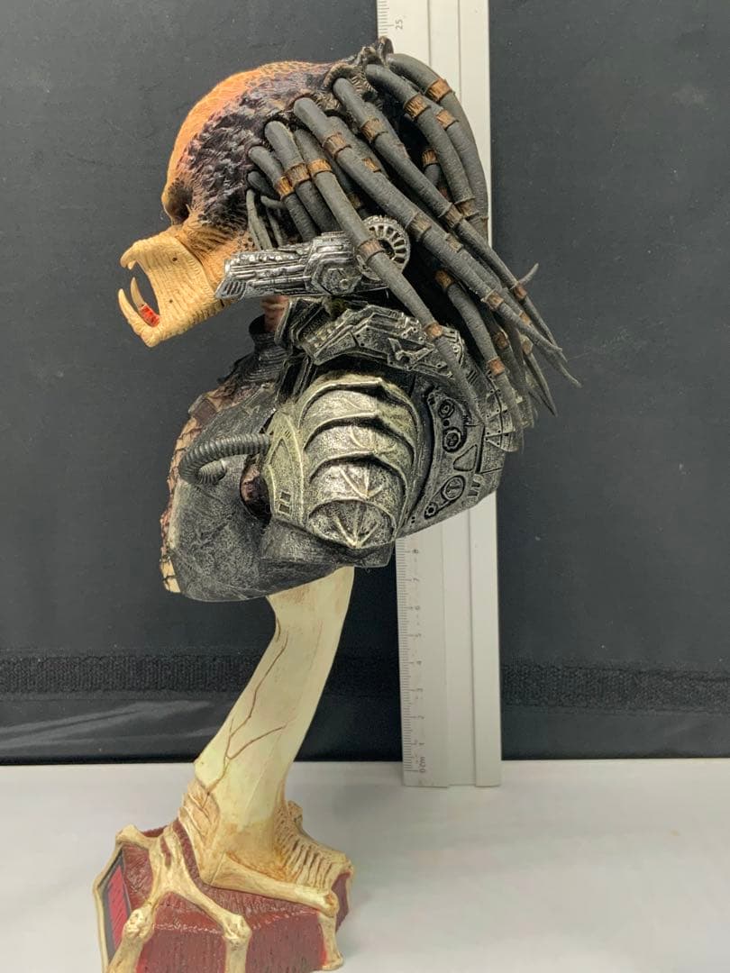 プレデター　置物　送料込み価格❣️