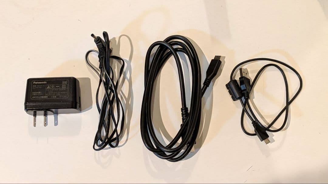 Panasonic HC-V480M ビデオカメラ 本体と付属品★SDカード付き