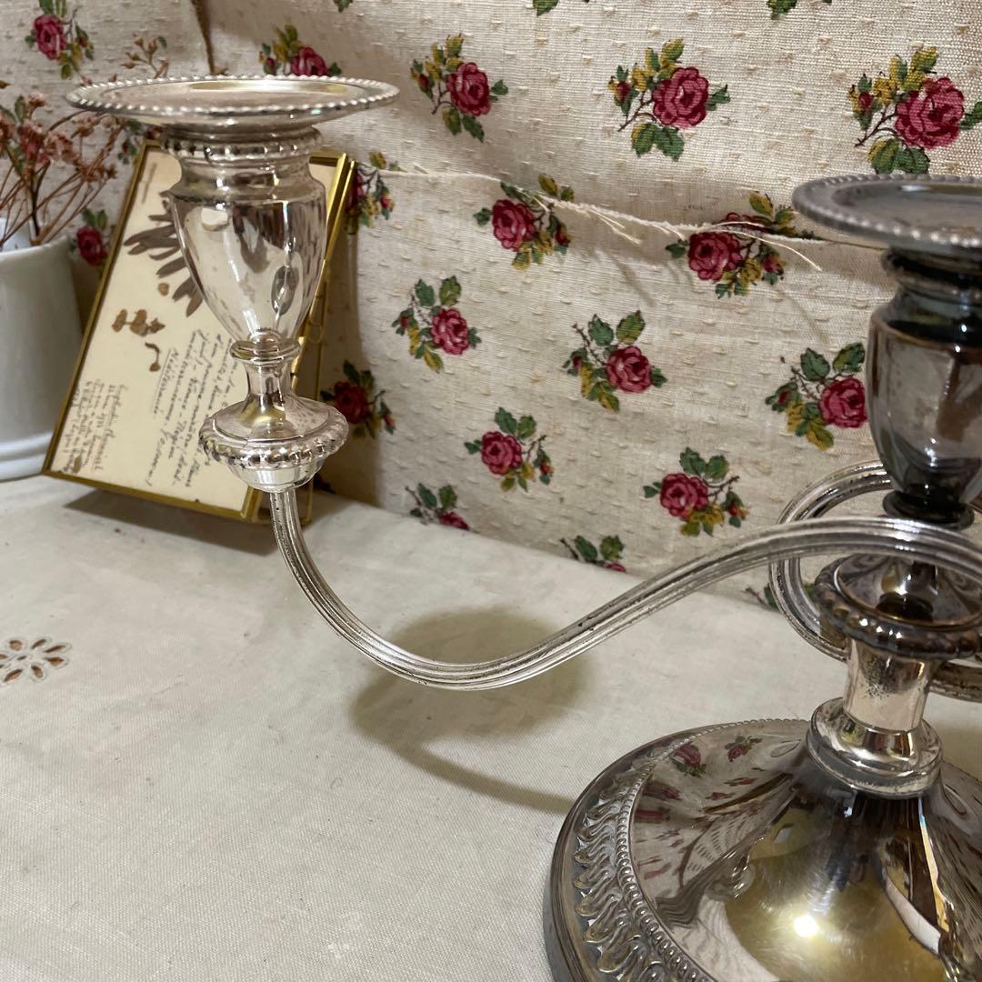 529イギリス買い付けクラシック 3灯式キャンドルホルダー.シルバープレート