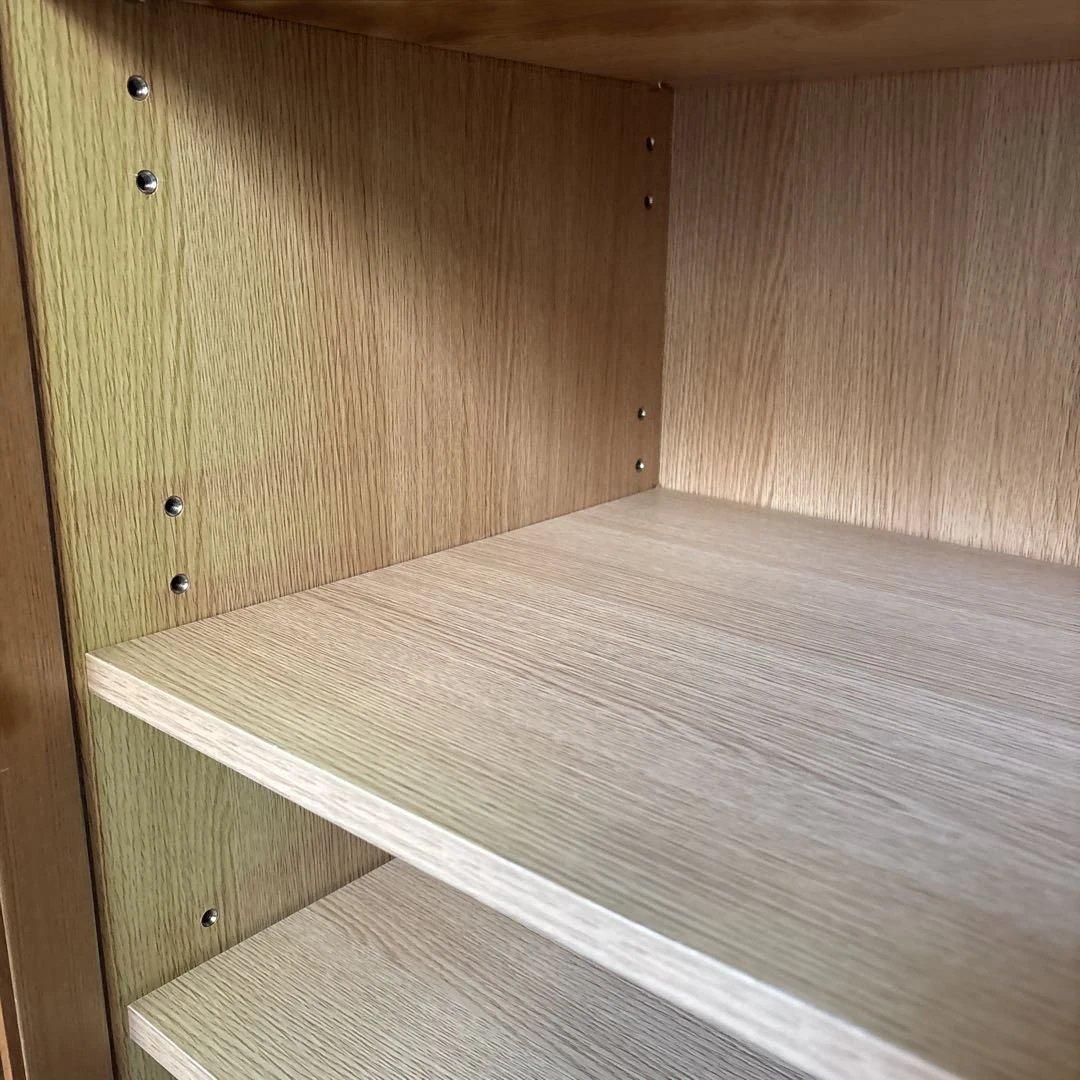 無印良品 キャビネット ガラス扉　観音開き　天然木　タモ材　脚付き　食器棚