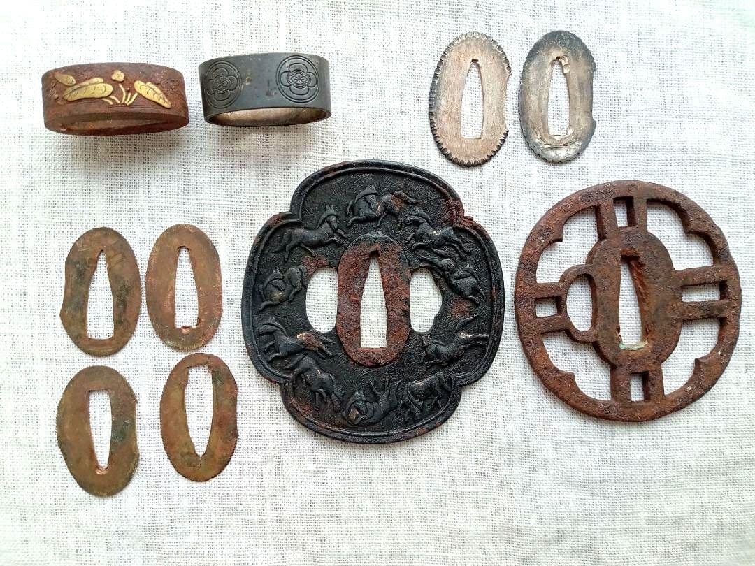 【刀・鍔】つば 馬柄／透かし／花柄／色々まとめて１０個 日本刀装具 武具 骨董