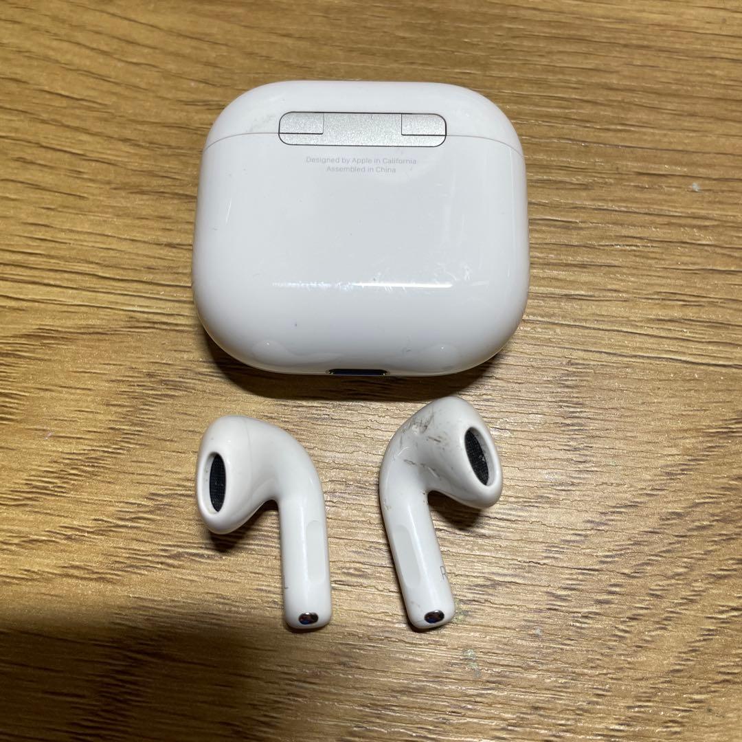 Apple Airpods 第4世代　ノイズキャンセリング付きなし