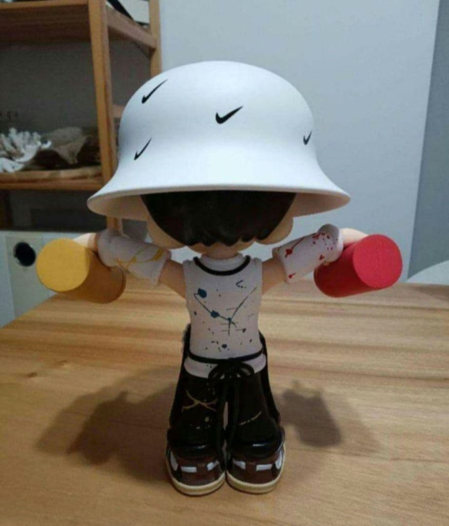 G-DRAGON PEACEMINUSONE フィギュア 지용 지드래