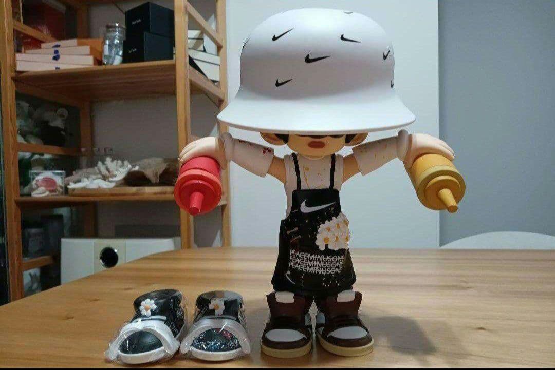 G-DRAGON PEACEMINUSONE フィギュア 지용 지드래