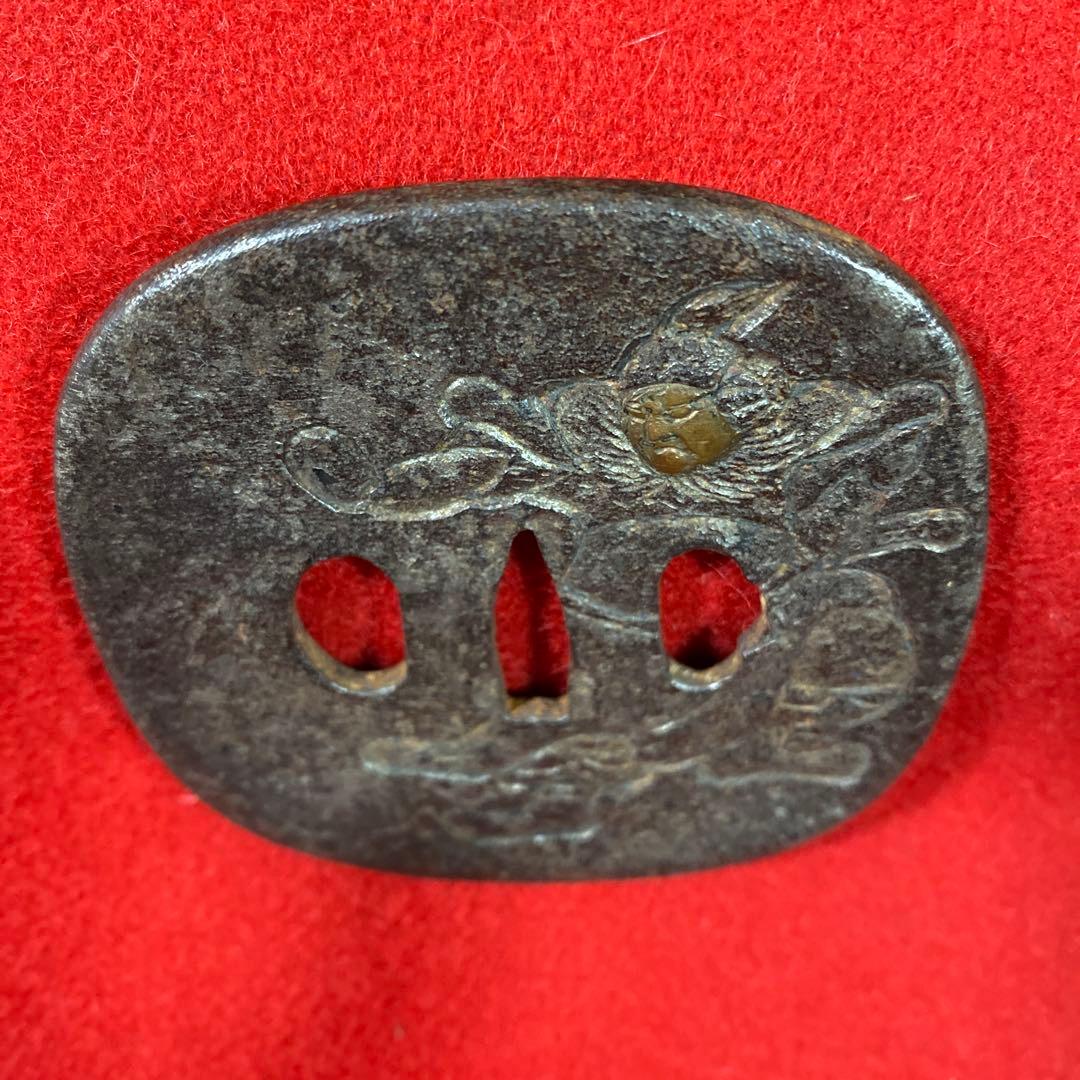 B–6 日本刀の鍔（つば）　武具　装飾品　アンティーク　美術品　工芸品　刀装具