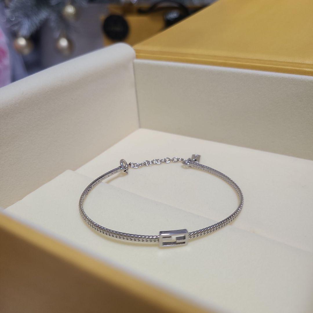 新品未使用　FENDI　フェンディ　ブレスレット　シルバー　Lサイズ バゲット