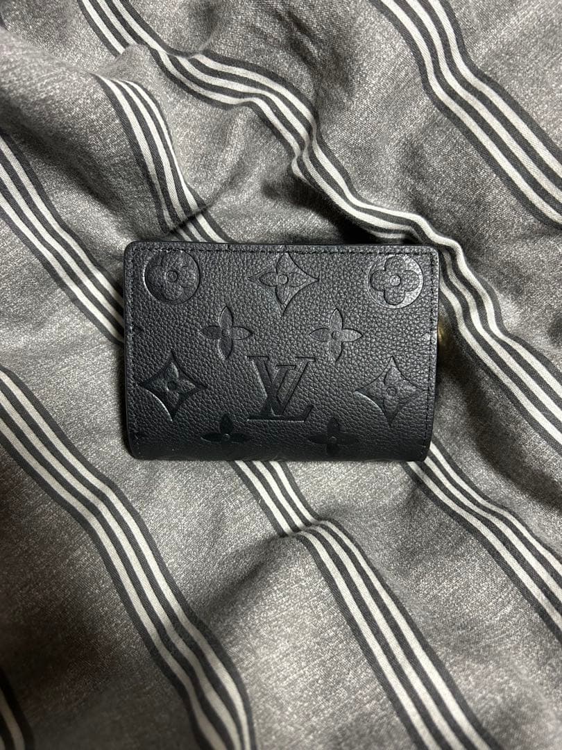 Louis Vuitton ブラック 二つ折り財布