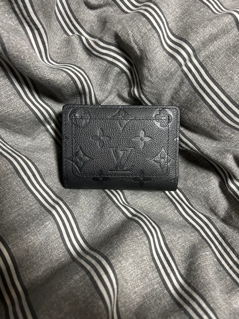 Louis Vuitton ブラック 二つ折り財布