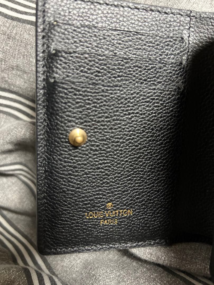 Louis Vuitton ブラック 二つ折り財布