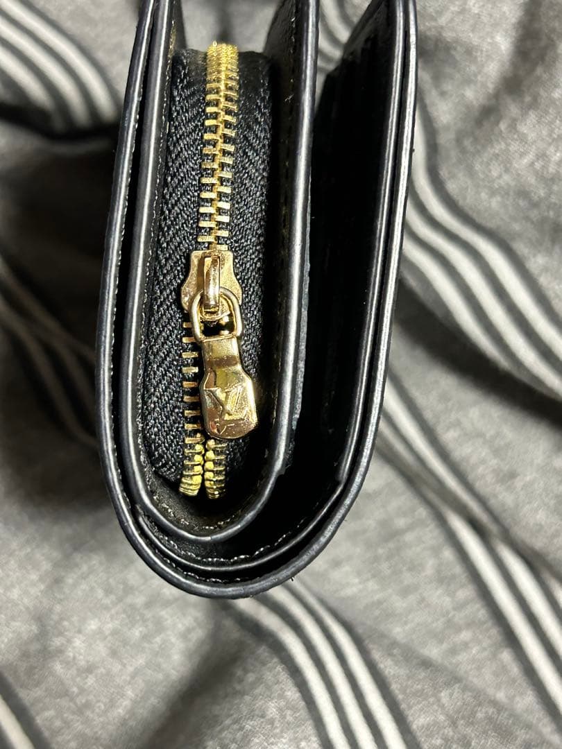 Louis Vuitton ブラック 二つ折り財布