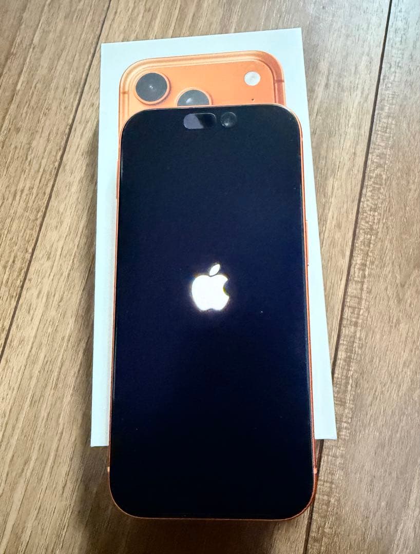 ほぼ新品iPhone17pro 256GB コズミックオレンジSIMフリー