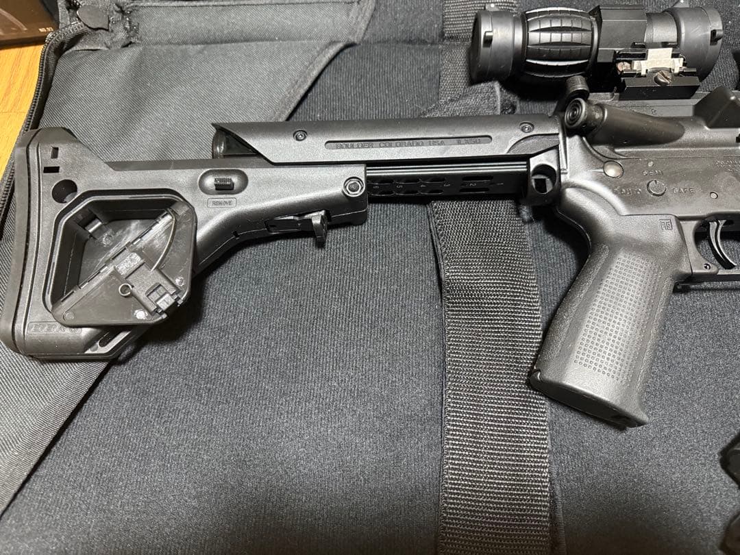 東京マルイ　ガスガン　M4A1カスタム　マガジン3本付き