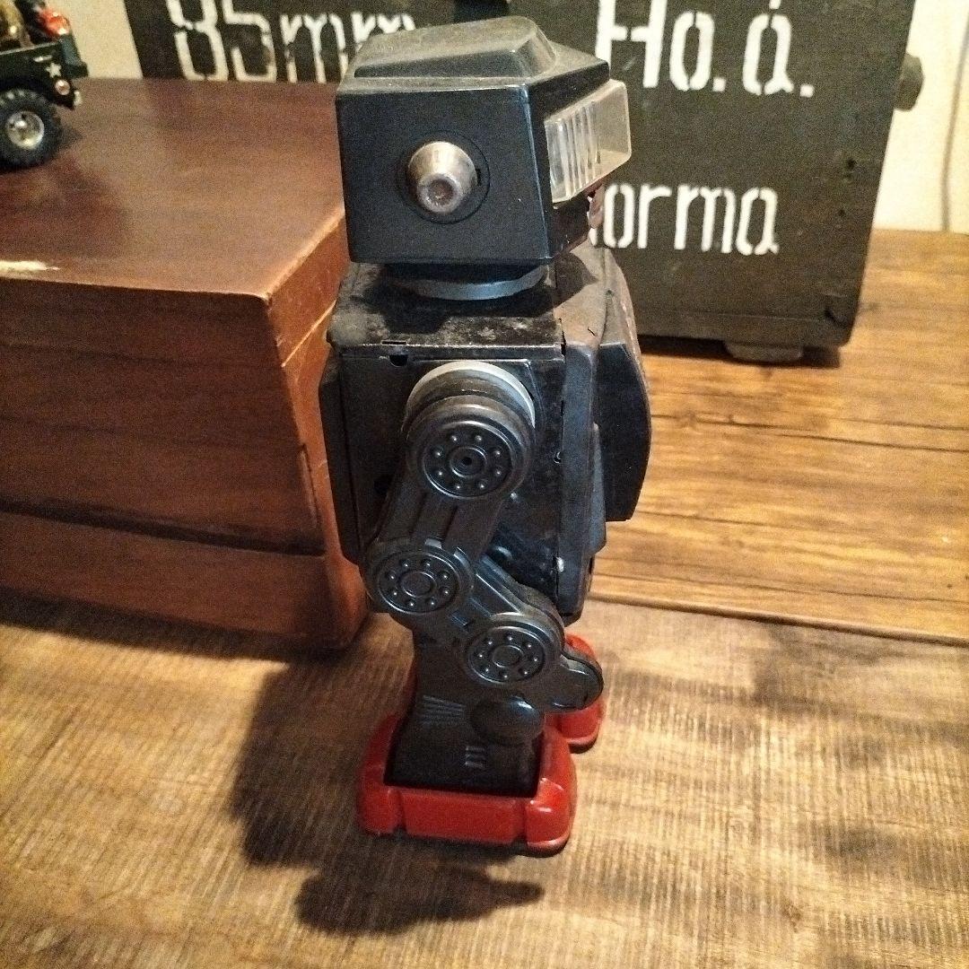 ロボット　ブリキ