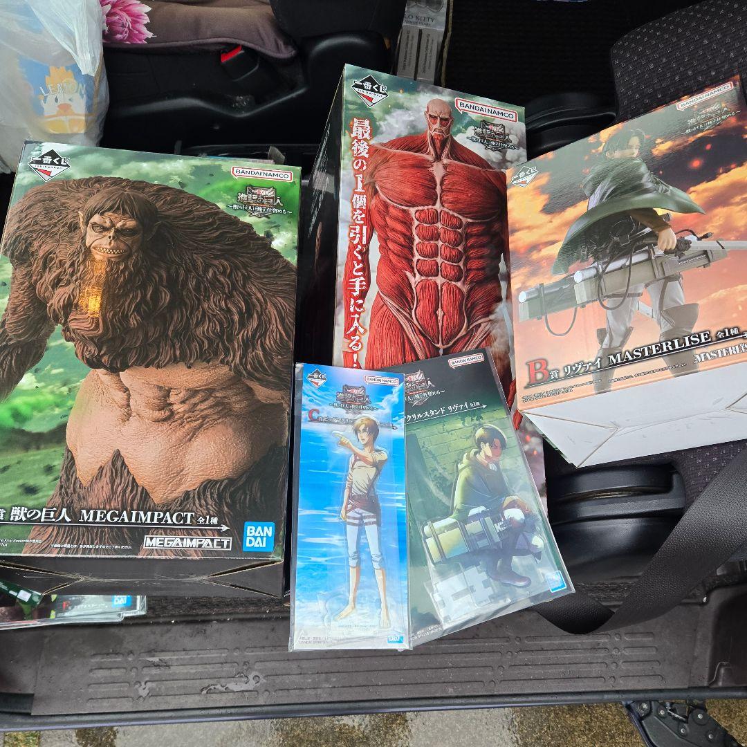 一番くじ 進撃の巨人 A賞 獣の巨人 ラストワン賞 超大型巨人 B賞 リヴァイ