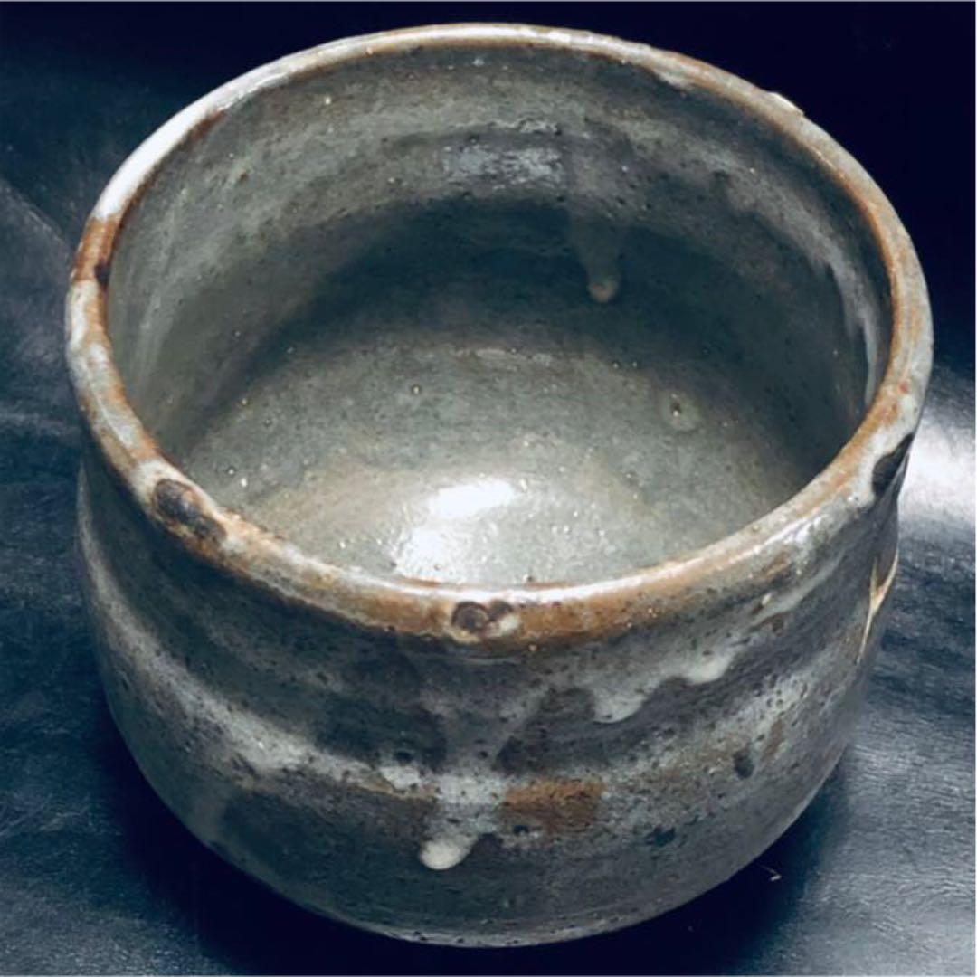 究極の古美術◼️蔵から見事に彫られた紋様が美しい抹茶茶碗が出てきました。茶道具