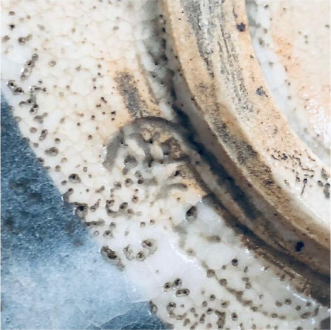 究極の古美術◼️蔵から見事に彫られた紋様が美しい抹茶茶碗が出てきました。茶道具