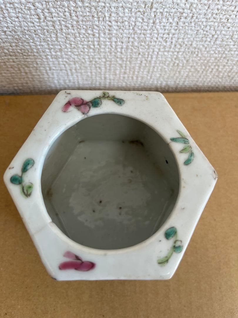 中国美術 粉引 色絵　六角 筆筒 童子圖 茶盞 大清同治年製 3点