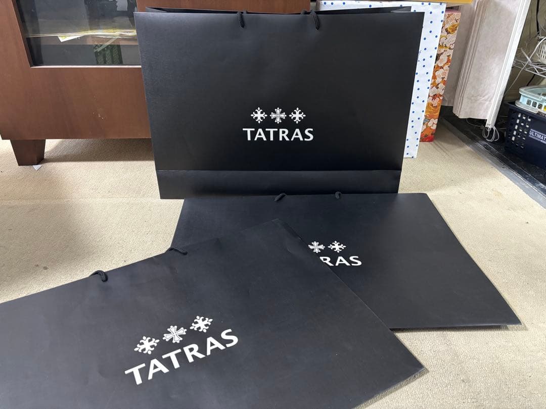 TATRAS ショップ袋 セット売り 黒大小・白大