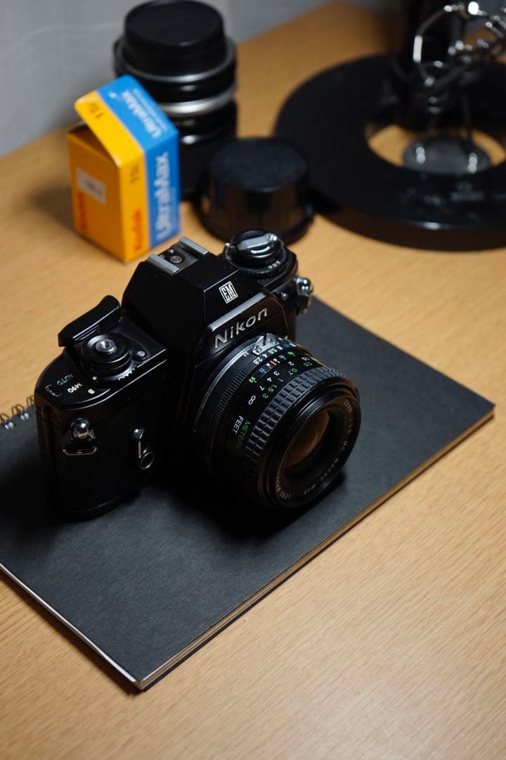 Nikon EM フィルムカメラ