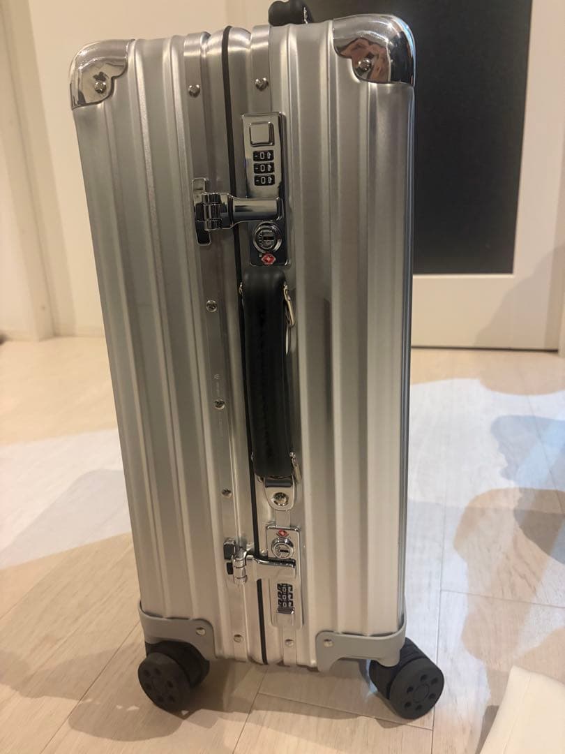 rimowa スーツケース　機内持ち込み可能