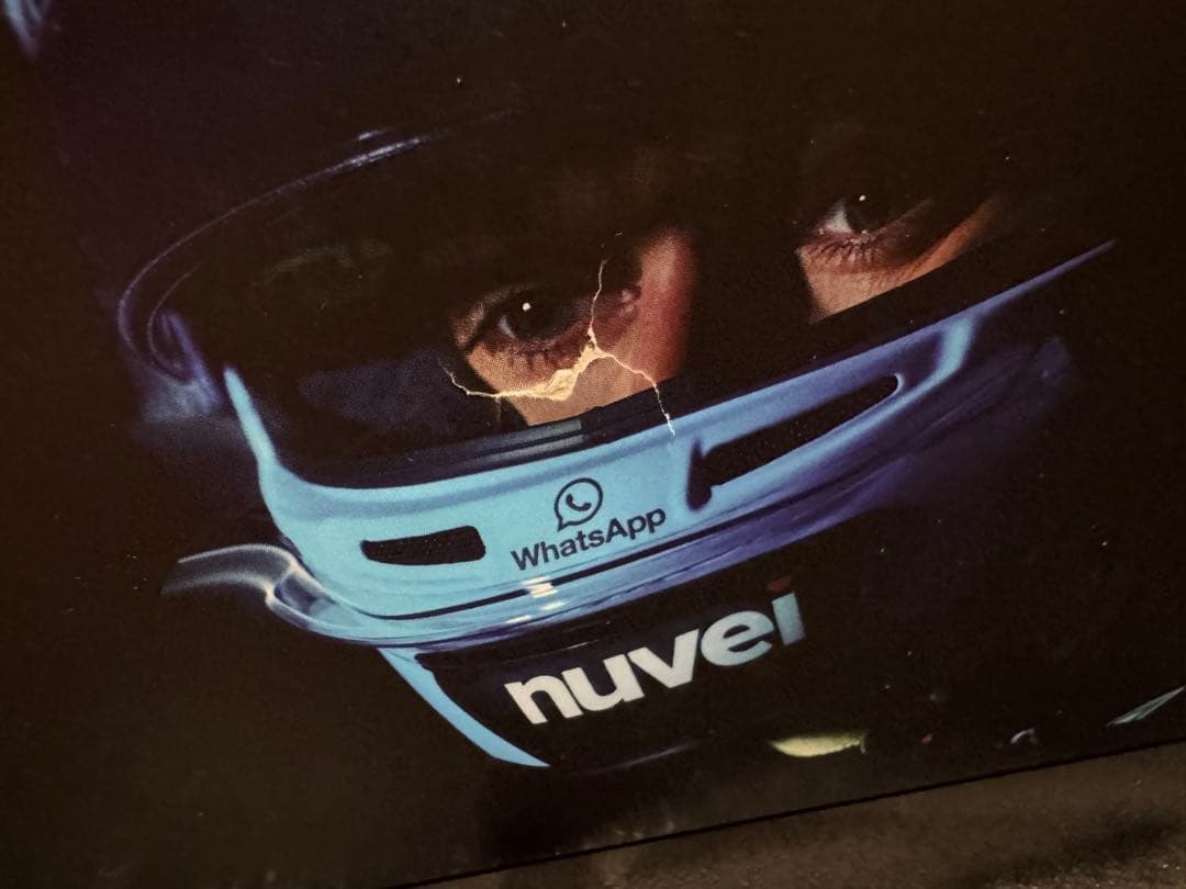 【激レア】e Russell 直筆サイン入り1/2ヘルメット