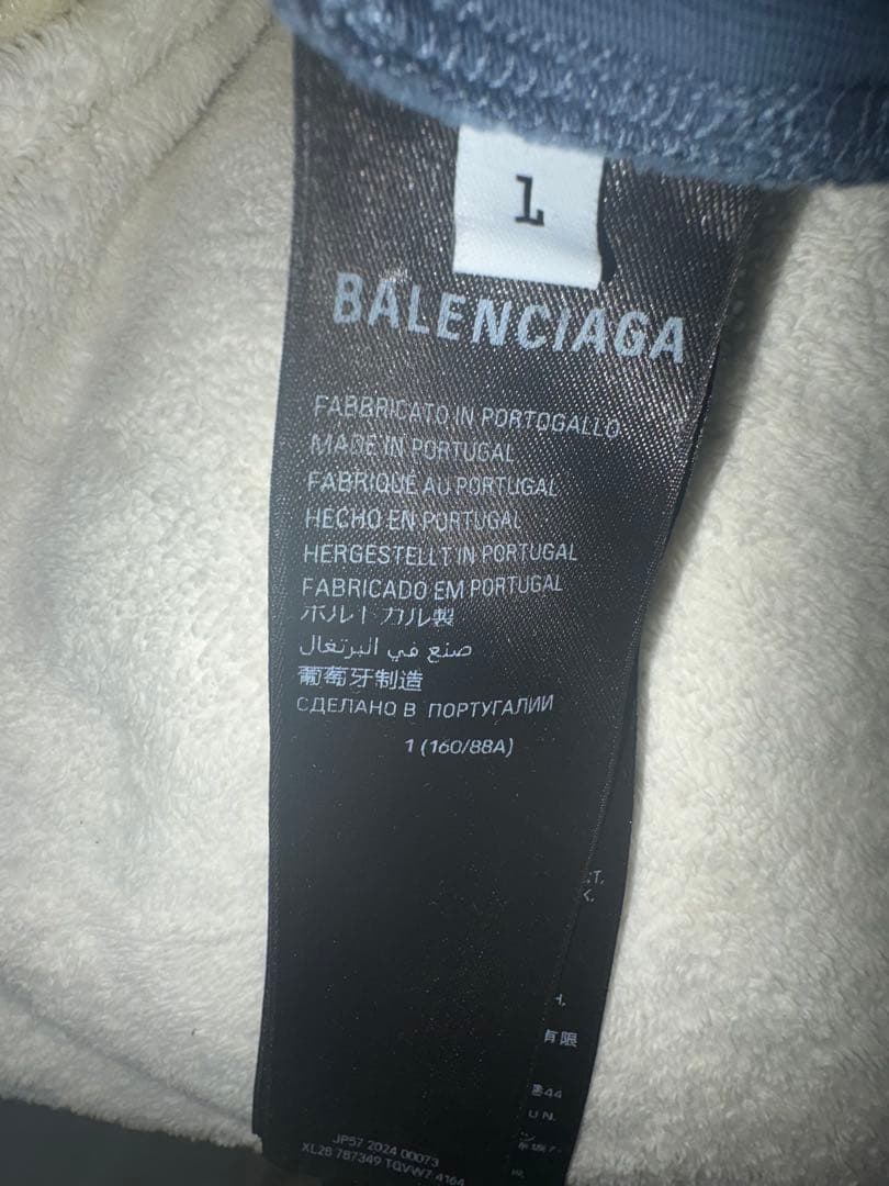 バレンシアガ　ユーズド加工ロゴTシャツ