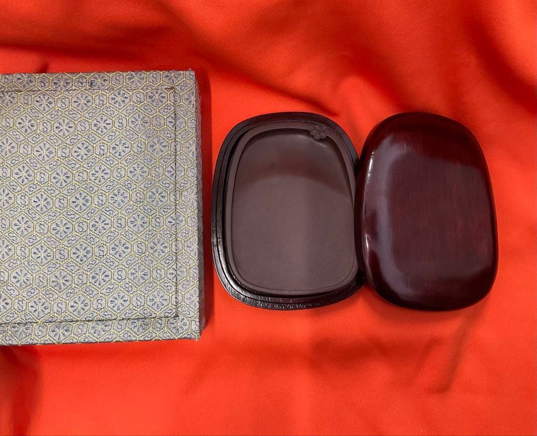 端渓硯　梅花飾り　木箱　専用箱入り