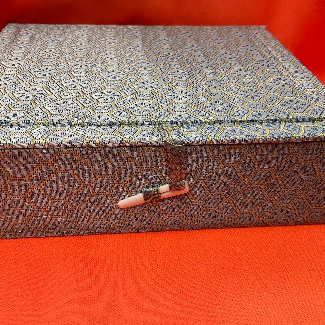 端渓硯　梅花飾り　木箱　専用箱入り