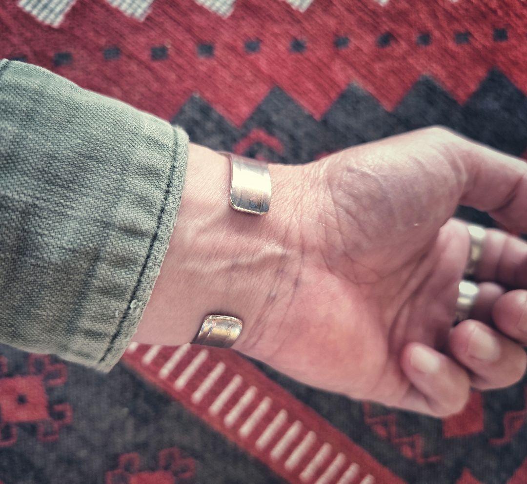 ナバホ族 STERING ターコイズ シルバー バングル インディアンジュエリー