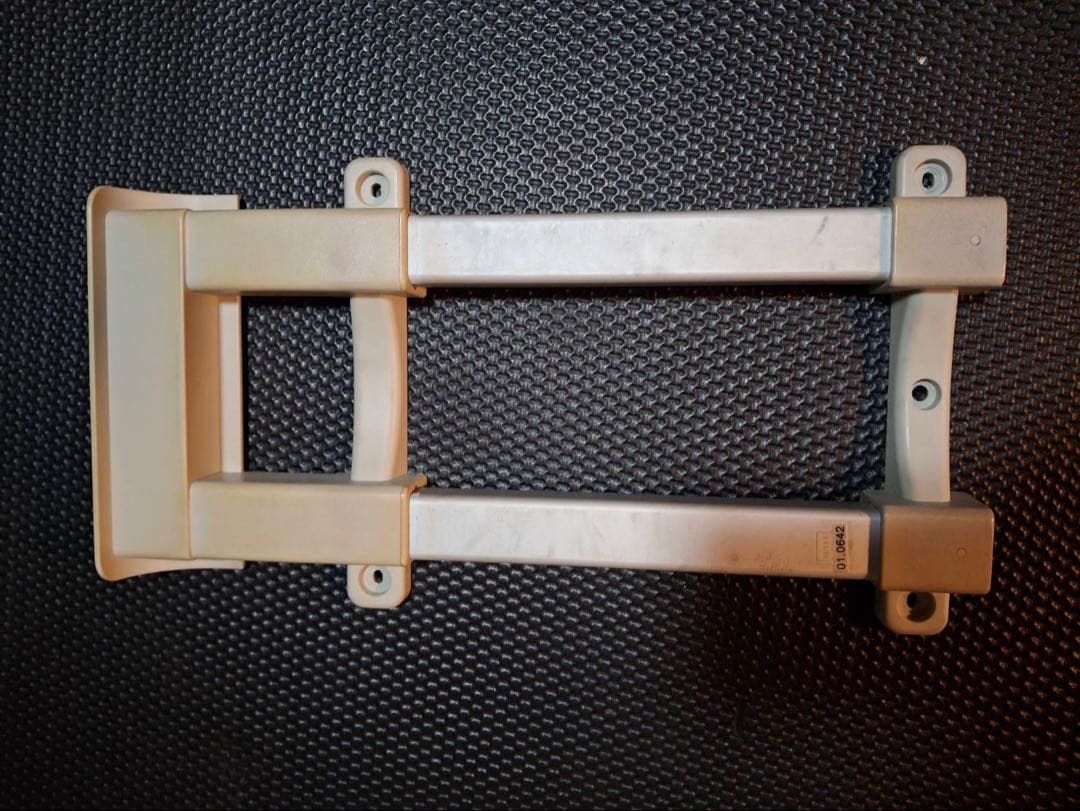 リモワ　トパーズ　パイロット部品