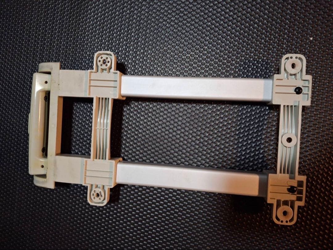 リモワ　トパーズ　パイロット部品