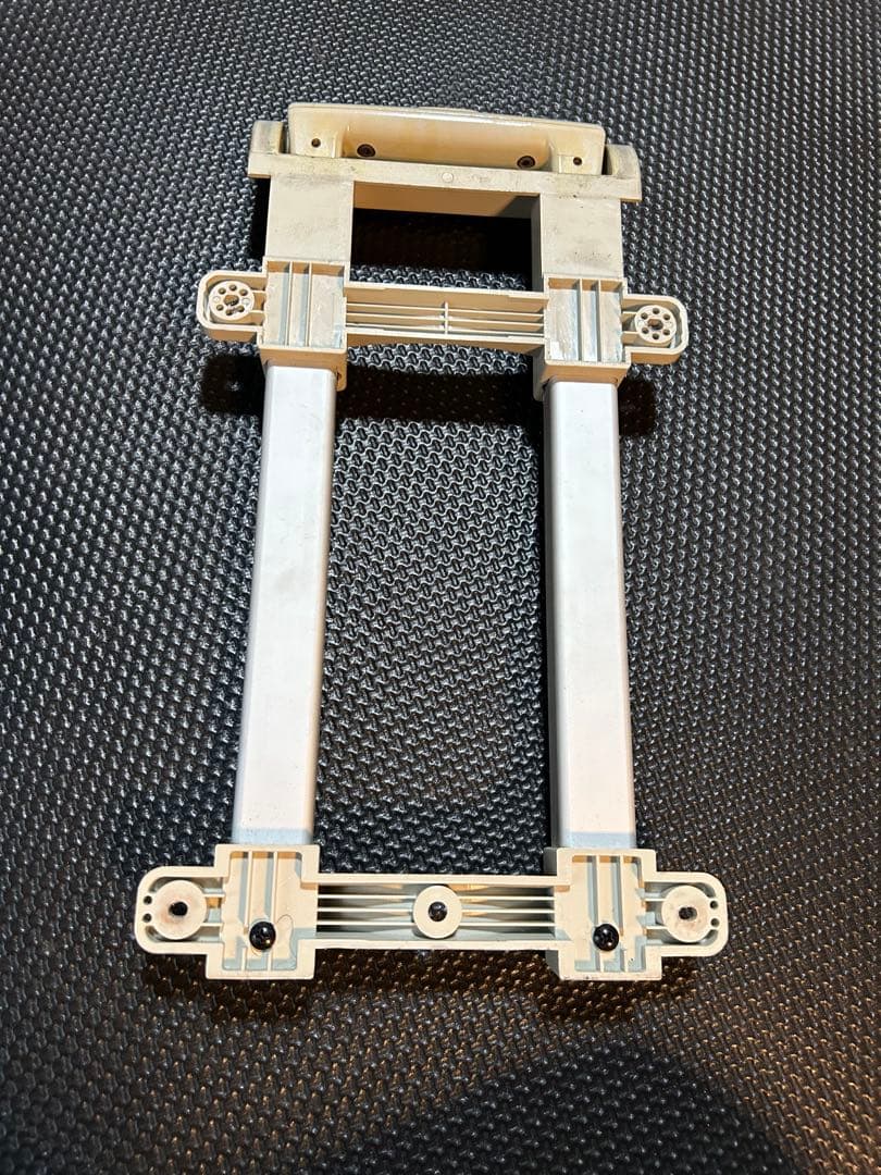 リモワ　トパーズ　パイロット部品