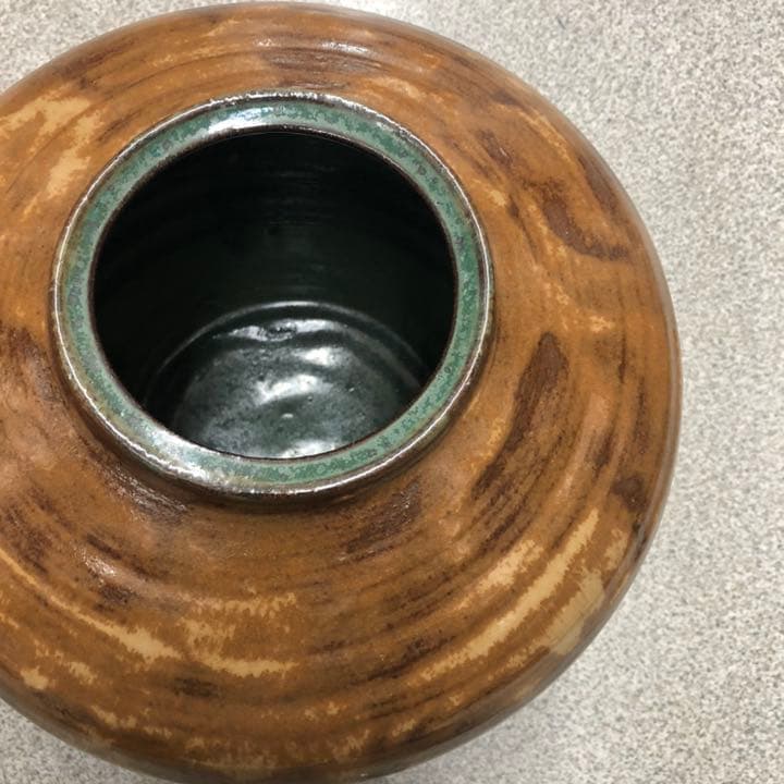 遺品整理◼️骨董収集家だった祖父のお宝の蔵に大切にしまってあった大きな壺、壷、花瓶