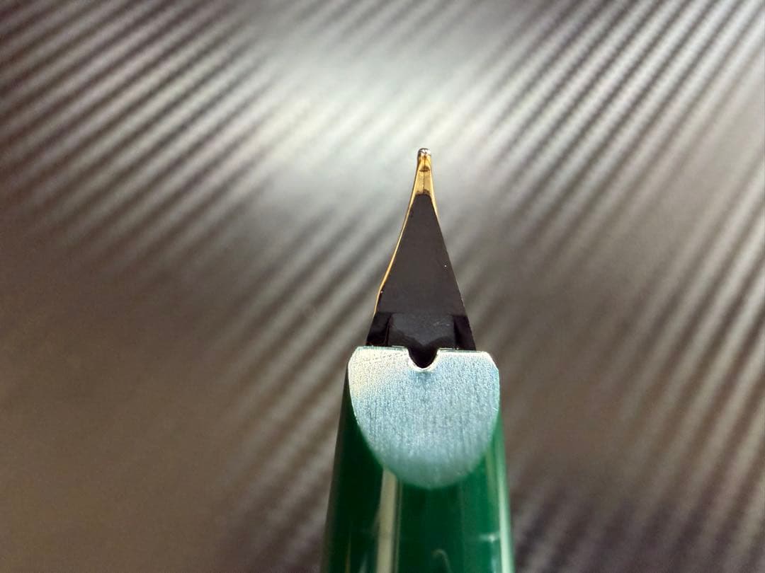 未使用に近い モンブラン ジェネレーション オリーブグリーン M 中字 万年筆