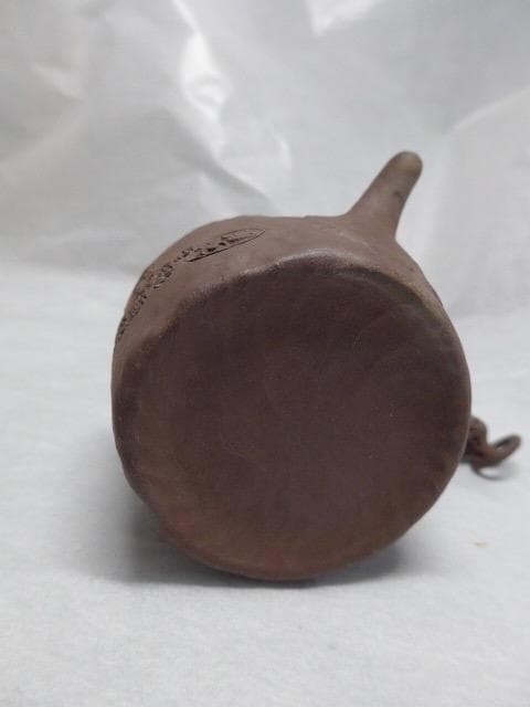 完成度の高い遊環回摘の時代のある復興萬古焼の急須です。千秋不易ほか落款あり