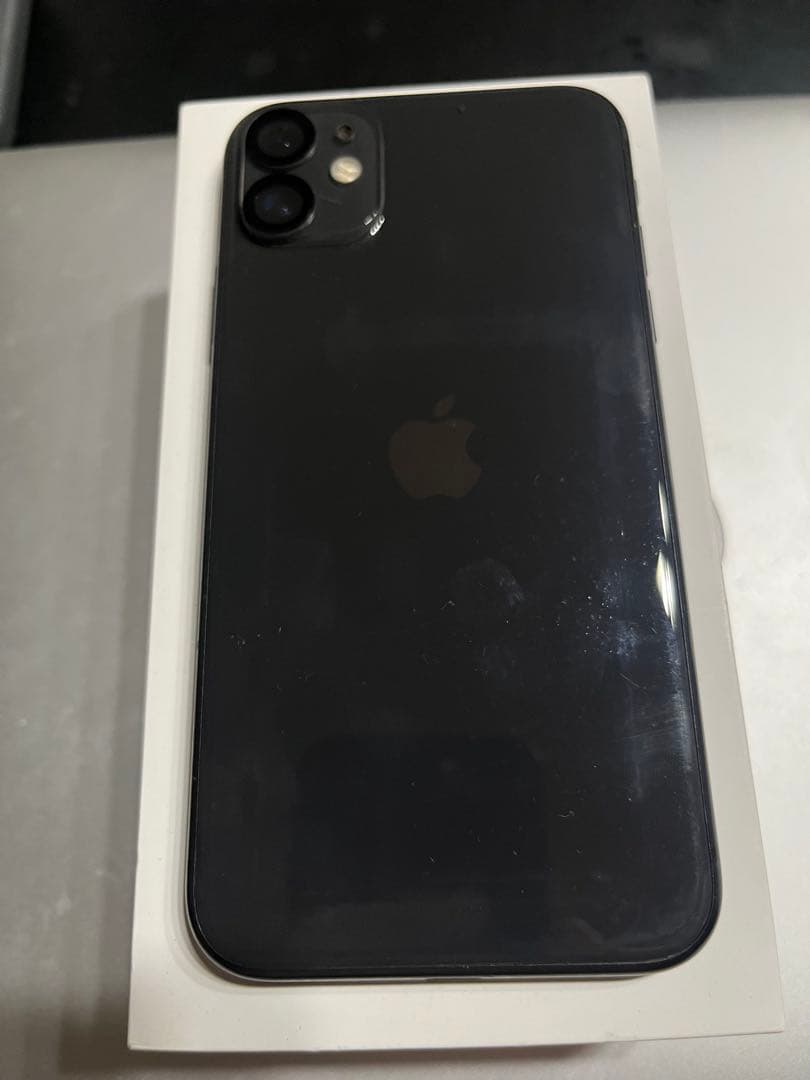 Apple iPhone 11 ブラック 本体　128GB 本体