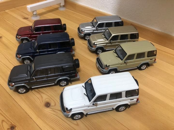 GRJ76K ミニカー　ランクル70