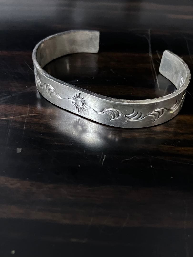 ARIZONA シルバーエングレーブカフブレスレット