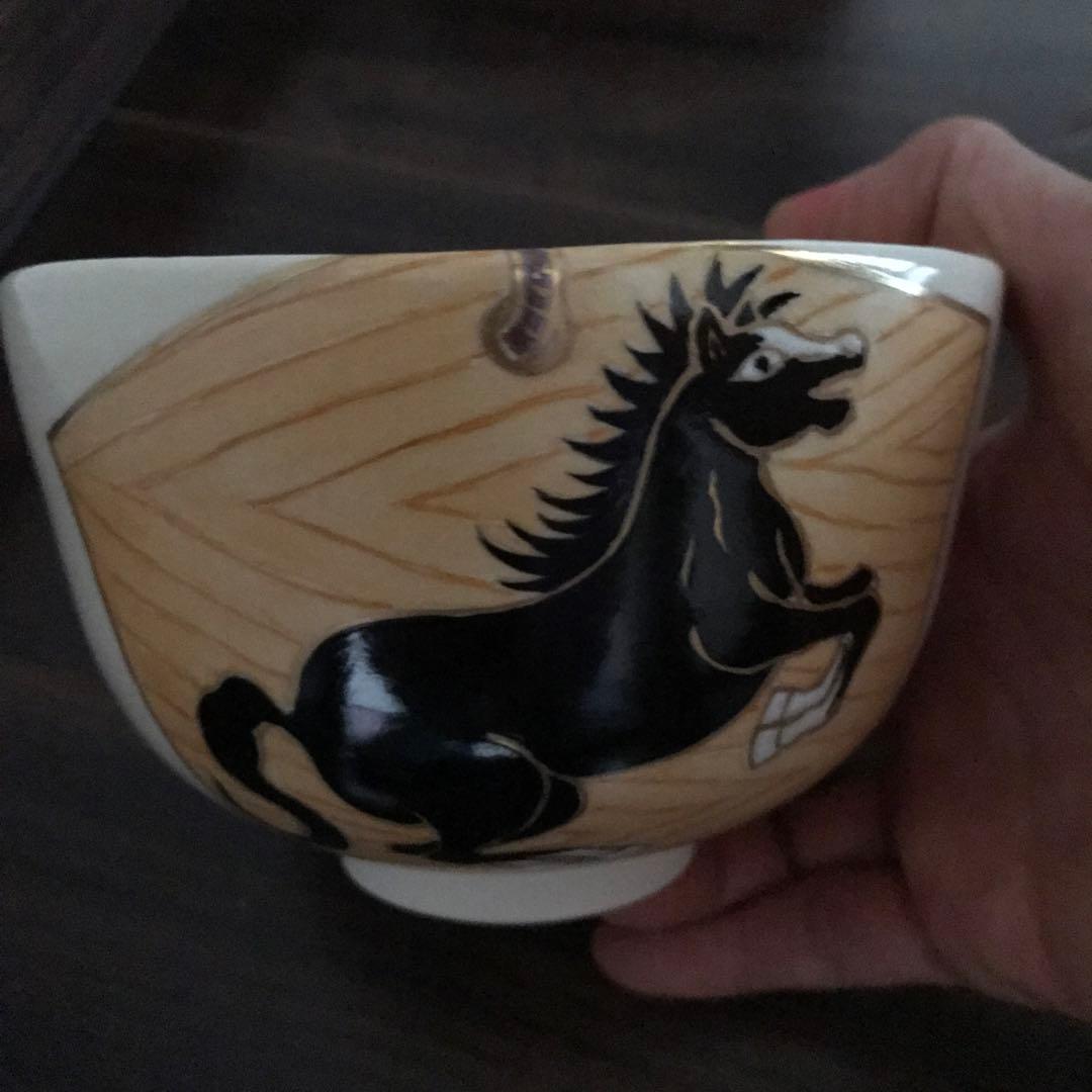 敬山造 白馬黒馬絵馬図茶碗 白馬は祈晴、黒馬は祈雨に奉納されました。